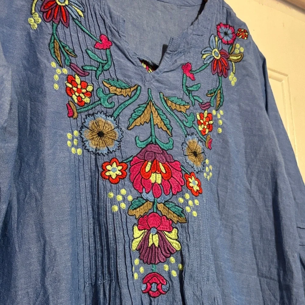 Hannah‎ Blue Embroidered Blouse - Picture 2 of 6
